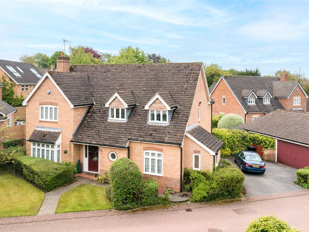 4 bed detached house for sale in Wigton Park Close, Alwoodley, Leeds