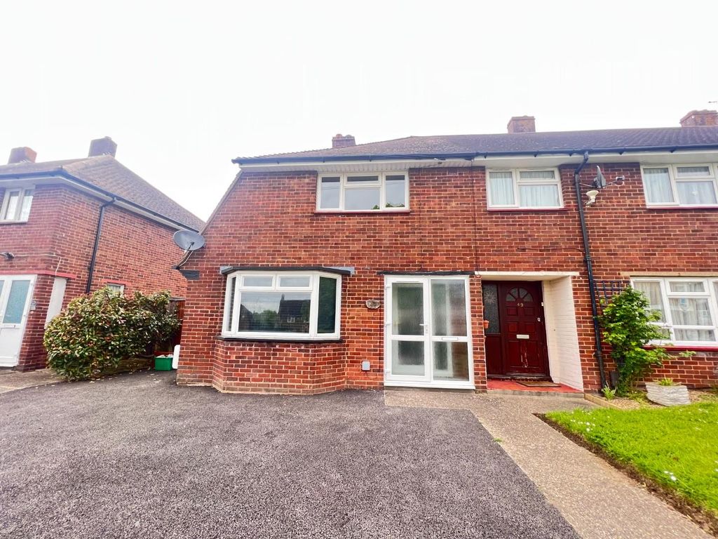 2 bed semidetached house to rent in Petten Grove, Orpington BR5 Zoopla