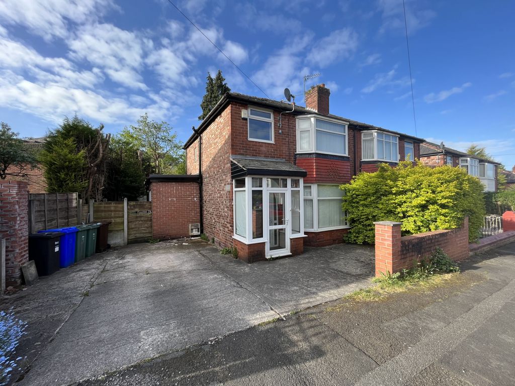 3 bed semidetached house to rent in St Annes Road, Prestwich M25 Zoopla
