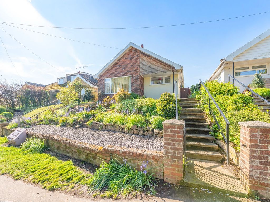 3 bed detached bungalow for sale in Mill Lane, Acle, Norwich NR13, £