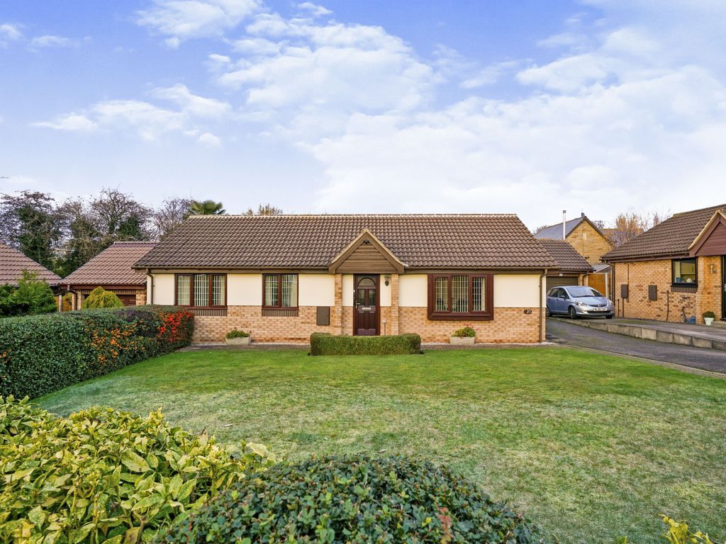 3 bed bungalow for sale in Templegate Walk, Leeds, West Yorkshire LS15