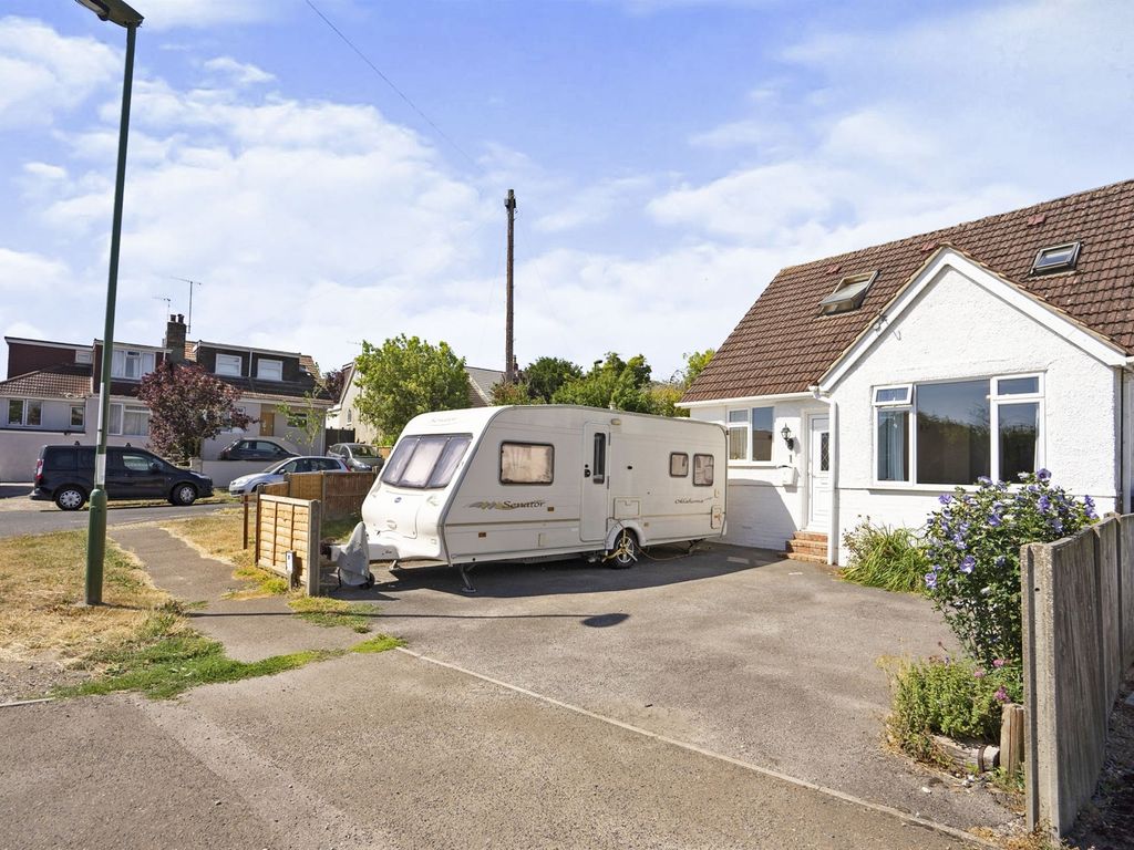 4 bed detached bungalow for sale in Herbert Road, Sompting, Lancing