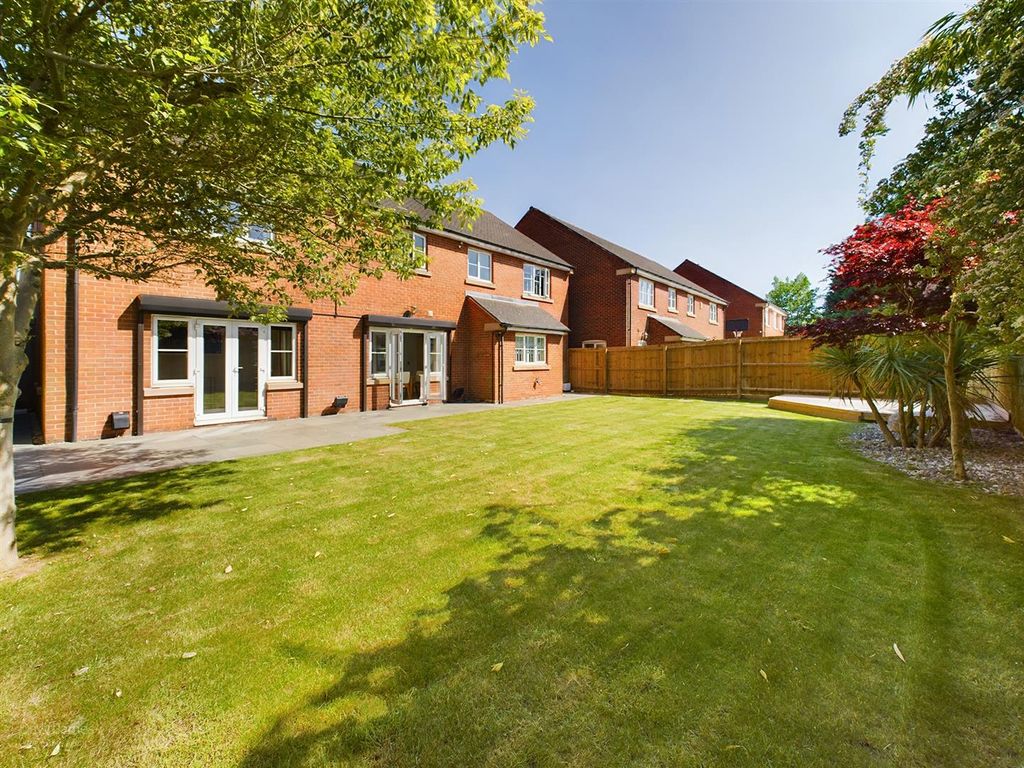 5 bed detached house for sale in Mapperley Plains, Mapperley