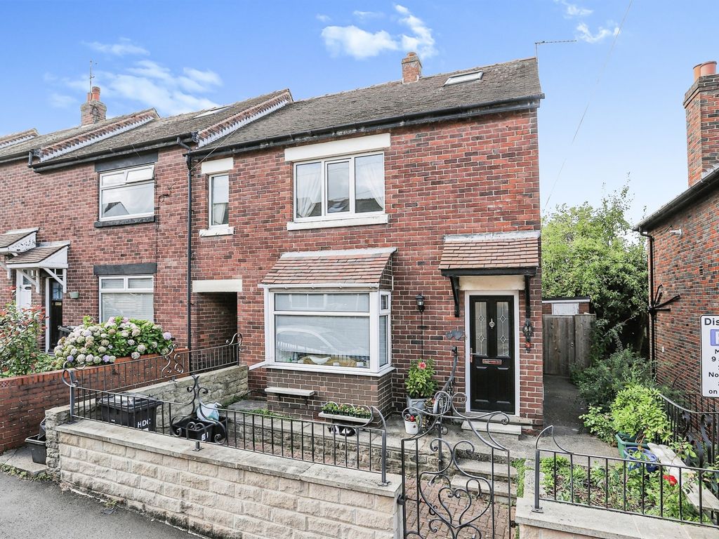 2 bed end terrace house for sale in Park Crest, Knaresborough HG5, £