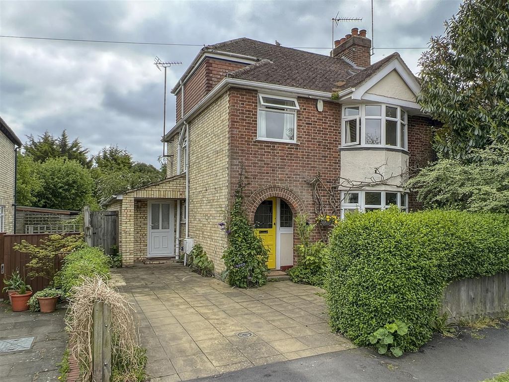 4 bed semidetached house for sale in Woodlark Road, Cambridge CB3 Zoopla