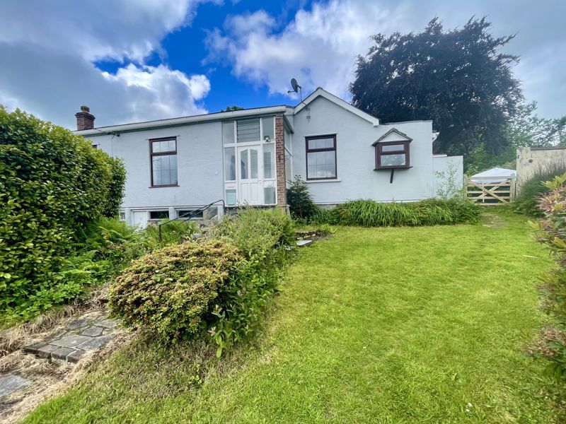 3 bed bungalow for sale in Carbes Lane, Lostwithiel PL22, £375,000 Zoopla