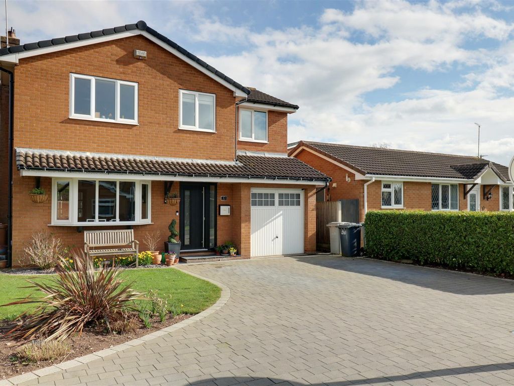 5 bed detached house for sale in Derwent Close, Alsager, StokeOnTrent