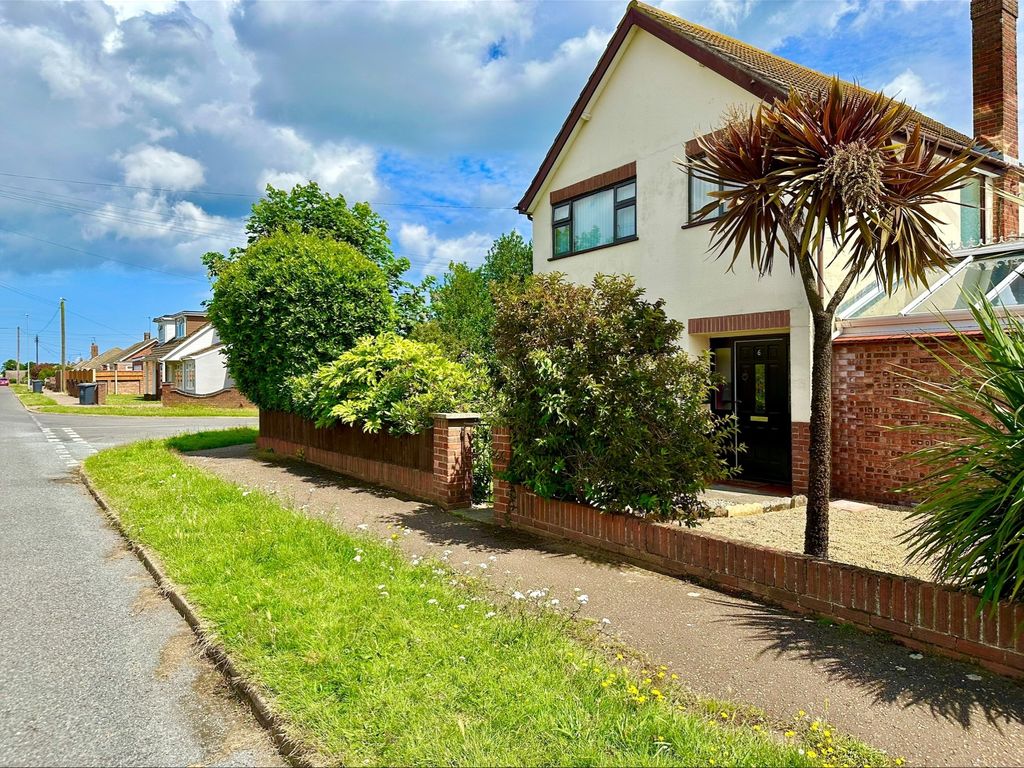 3 bed detached house for sale in Carter Close, CaisterOnSea, Great