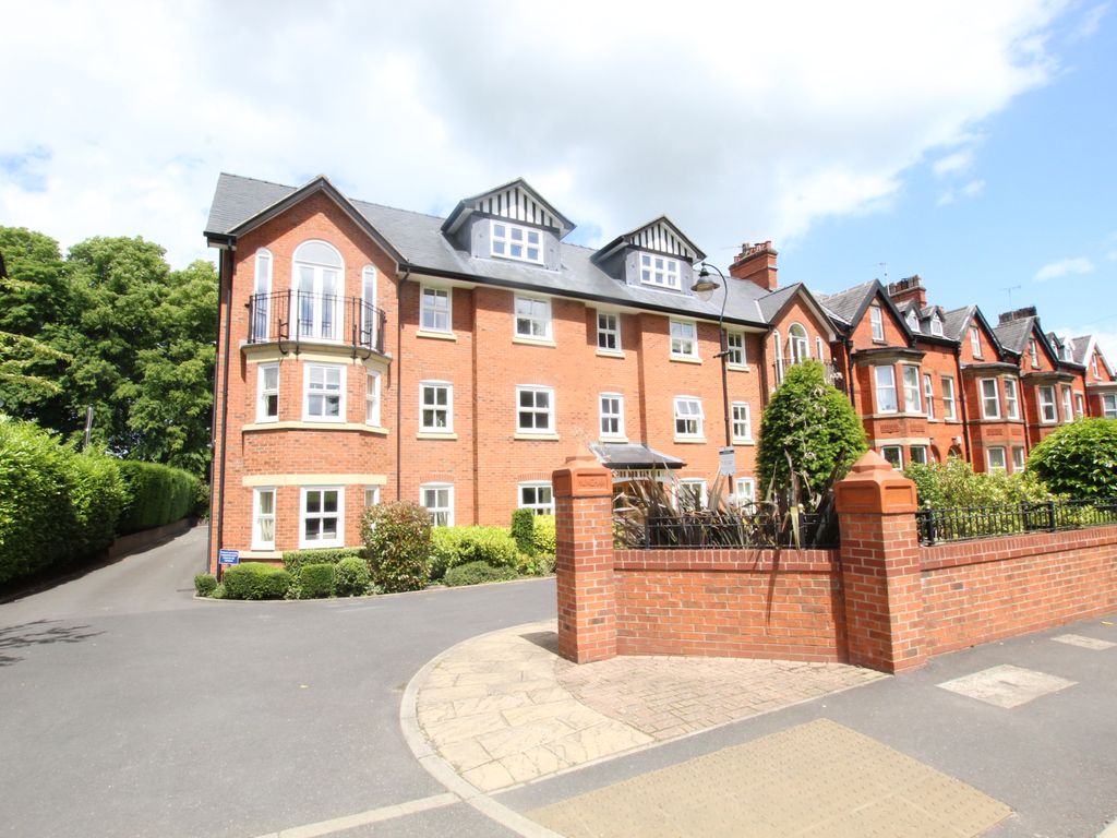 2 bed flat for sale in Victoria Road, Macclesfield SK10 Zoopla