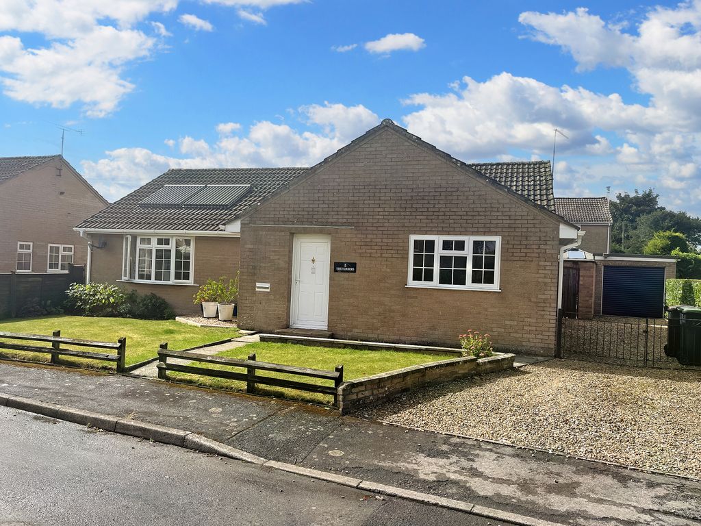 3 bed detached bungalow for sale in Ridge Way, Shaftesbury SP7 Zoopla