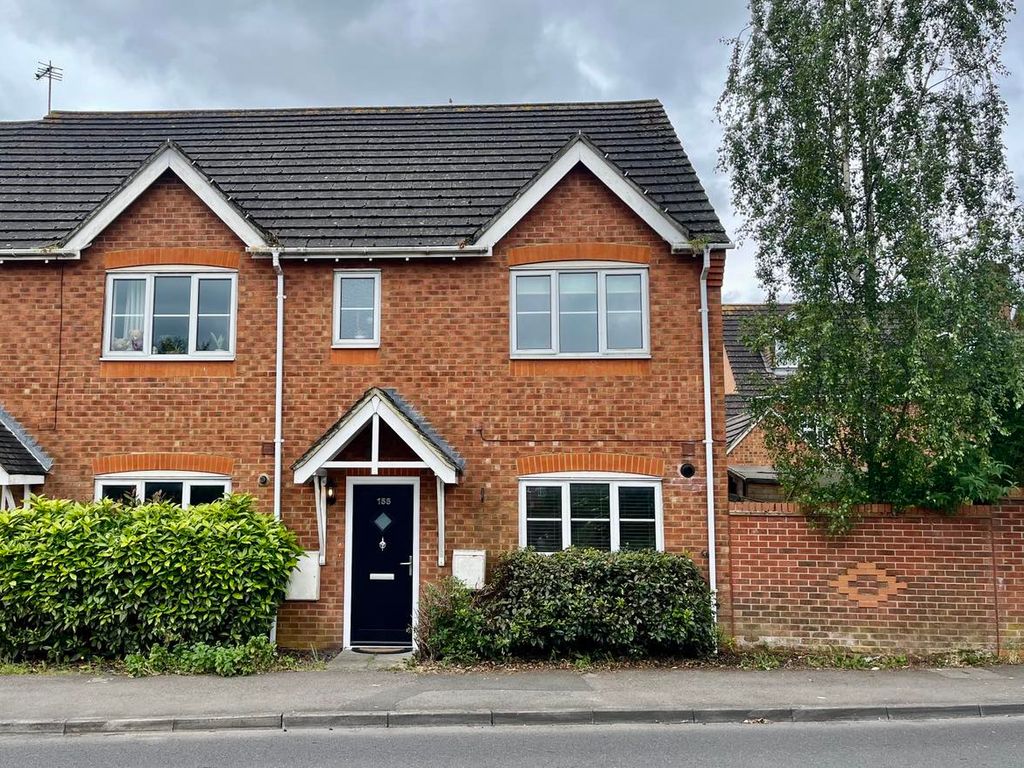 3 bed end terrace house for sale in Station Road, Thatcham RG19, £