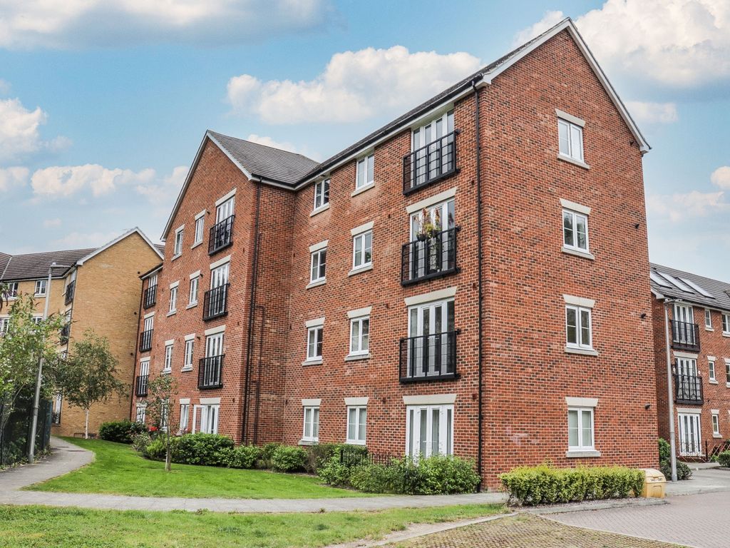 2 bed flat for sale in Ravensbourne House, Sealand Drive, Medway Gate