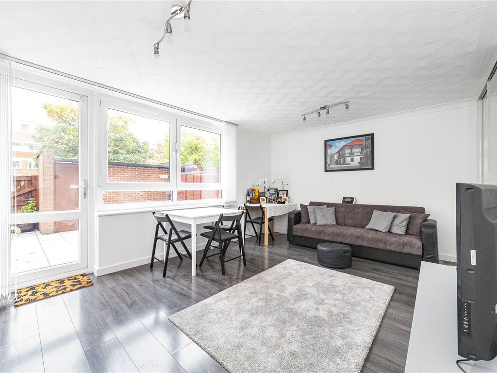 3 bed end terrace house for sale in Westbridge Road, Battersea, London