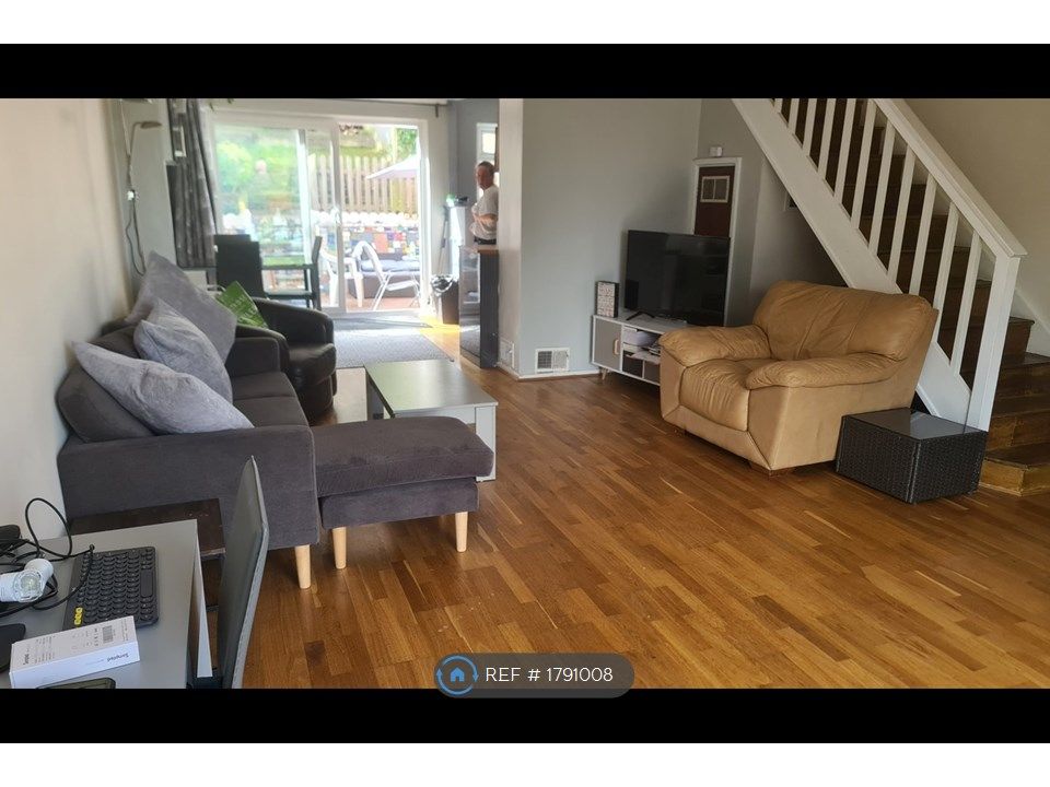 Room to rent in Deepfield Way, Coulsdon CR5 Zoopla