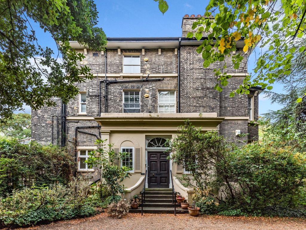 3 bed flat for sale in The Glebe, London SE3 Zoopla