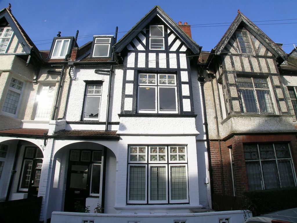 1 bed flat to rent in Guilford Avenue, Surbiton KT5, £1,250 pcm Zoopla