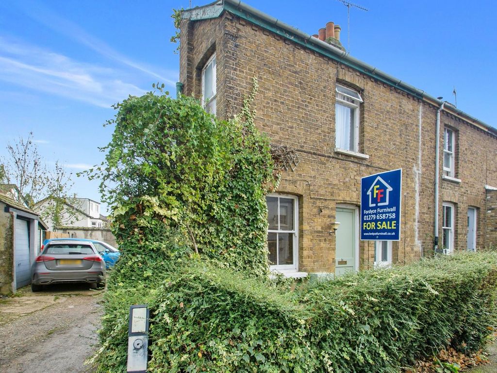 2 bed end terrace house for sale in East Road, Stortford CM23