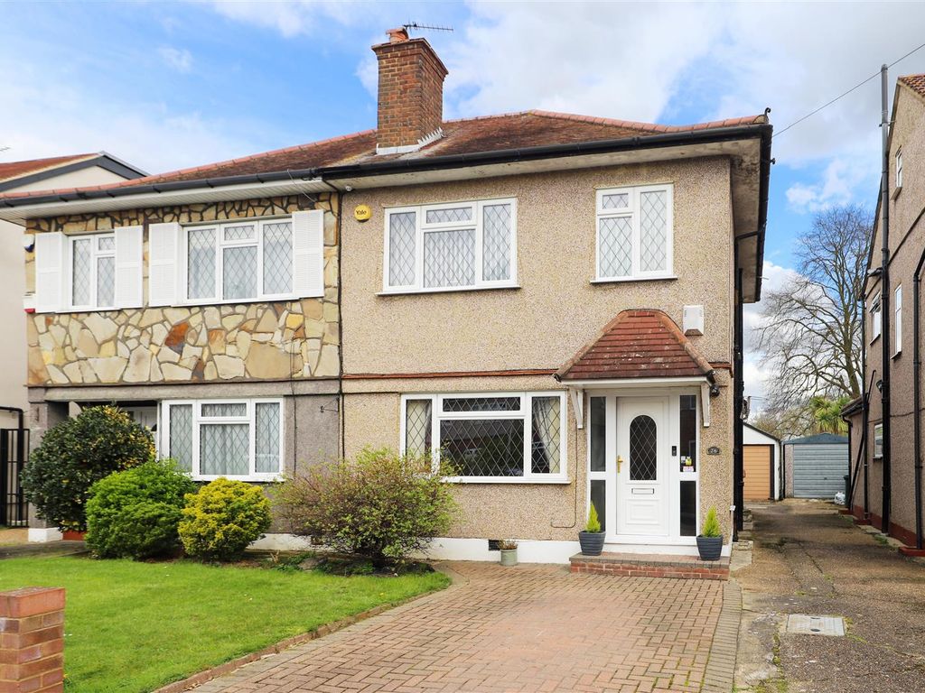3 bed semidetached house for sale in Grosvenor Avenue, North Hayes UB4