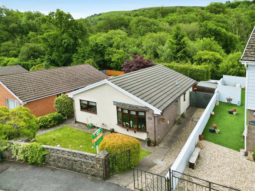 2 bed detached bungalow for sale in Brynffynon Close, Aberdare CF44, £