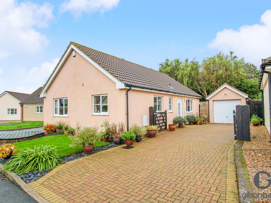 3 bed detached bungalow for sale in West Carr Road, Attleborough NR17