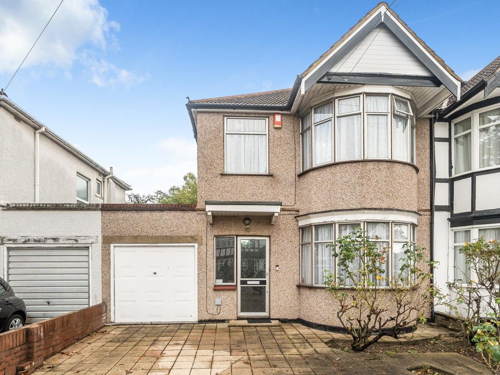 4 bed semidetached house for sale in Kenton Lane, Harrow HA3, £795,000