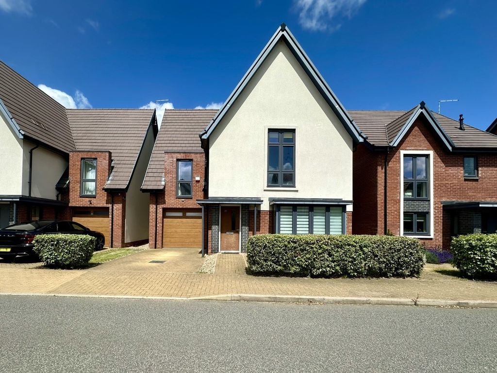 4 bed detached house for sale in Croxden Way, Daventry, 2Pd. NN11, £