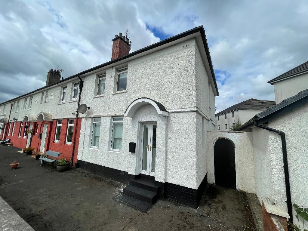 3 bed end terrace house for sale in Cumbernauld Road, Stepps, Glasgow