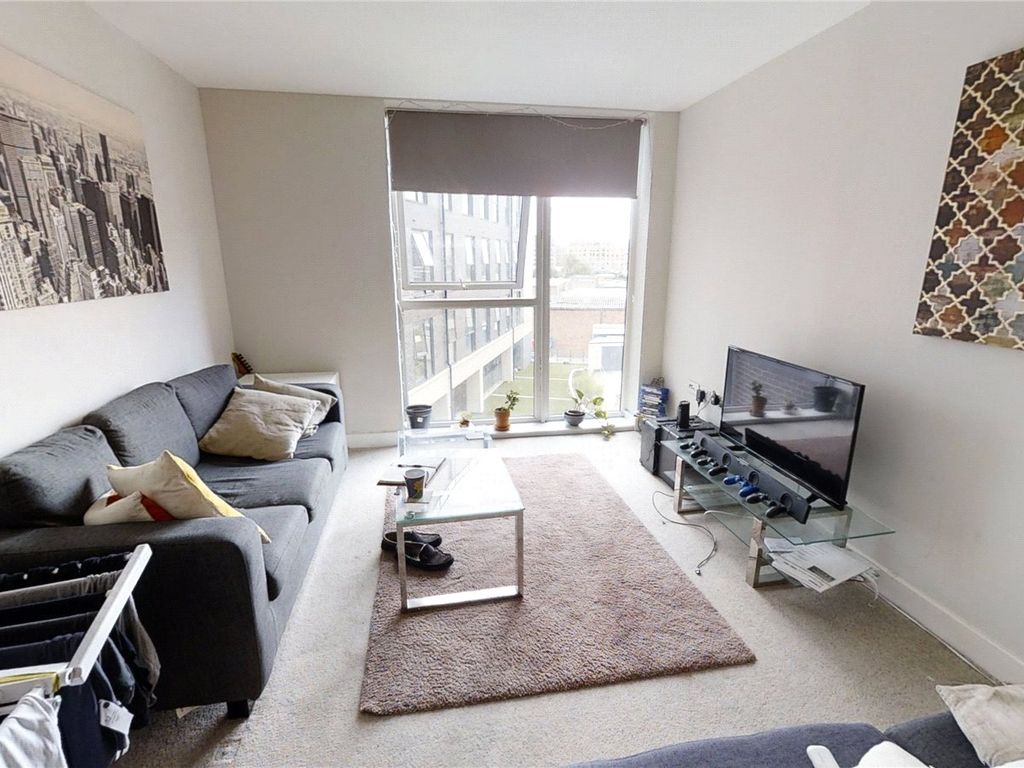 3 bed flat to rent in Bridgewater Point, Worrell Street, Salford