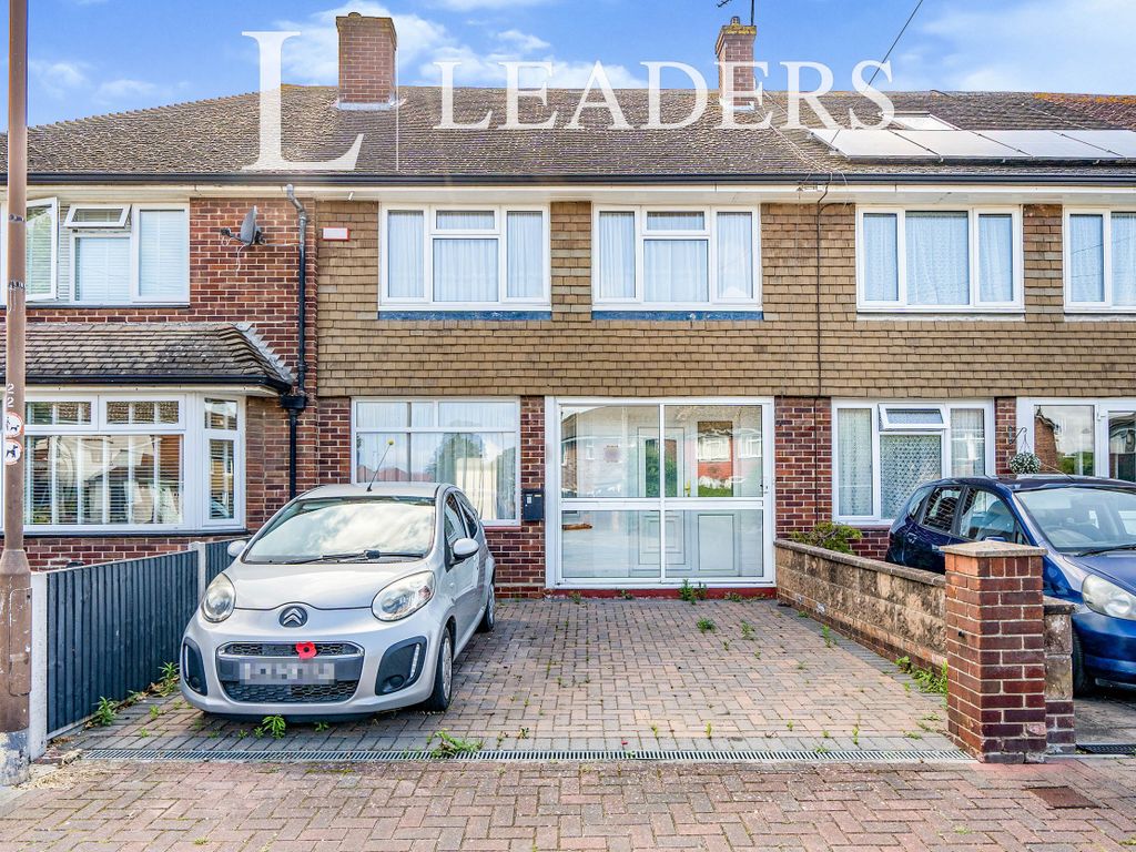 3 bed terraced house to rent in Lower Drayton Lane, Drayton, Portsmouth