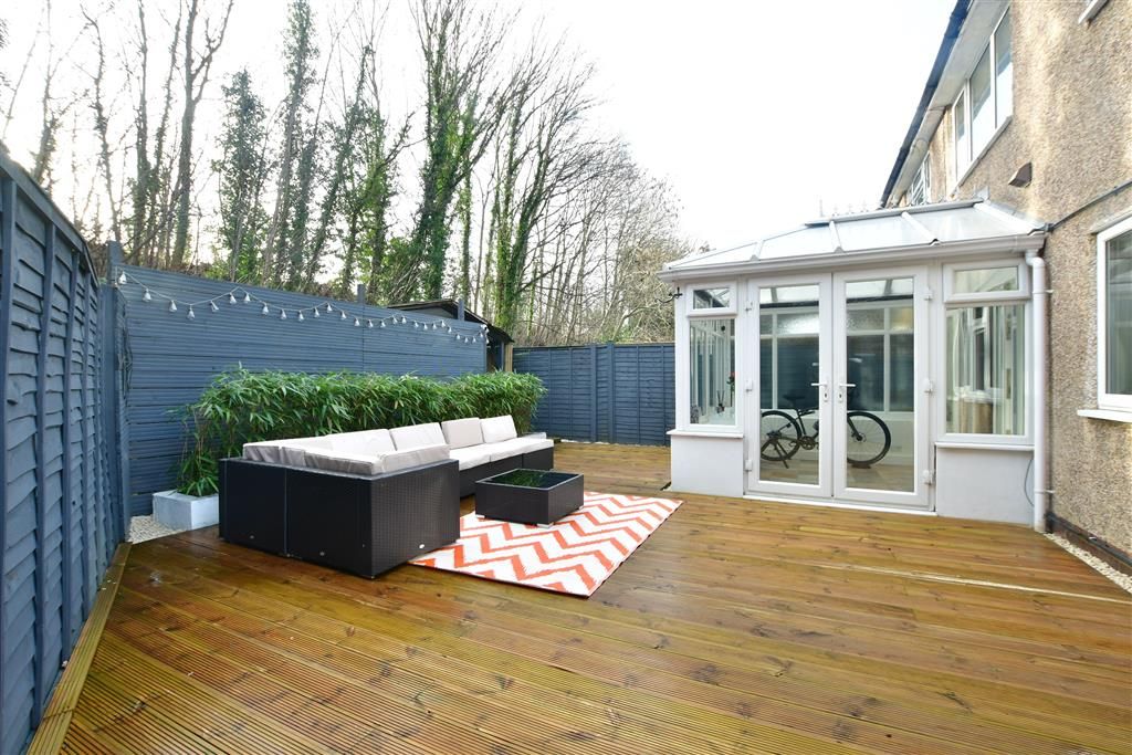 2 bed for sale in Westmead Road, Sutton, Surrey SM1, £