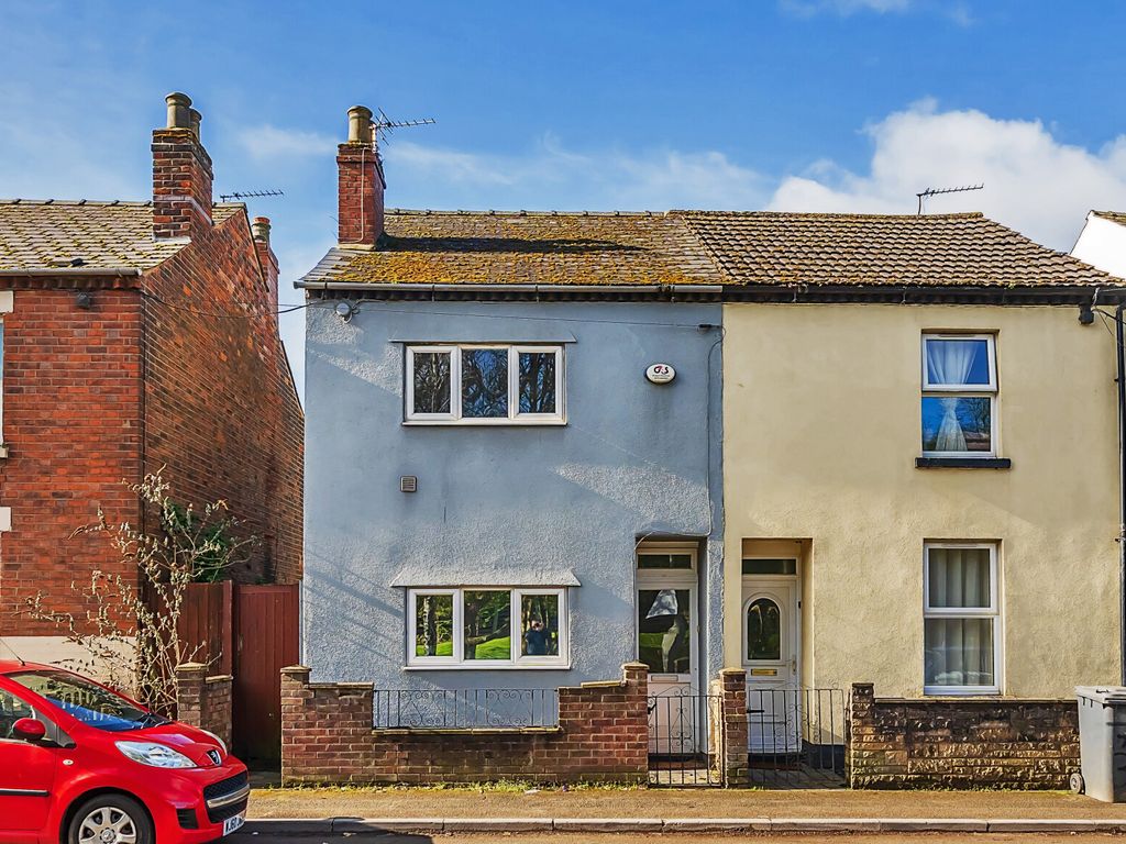3 bed semidetached house for sale in Great Western Road, Gloucester