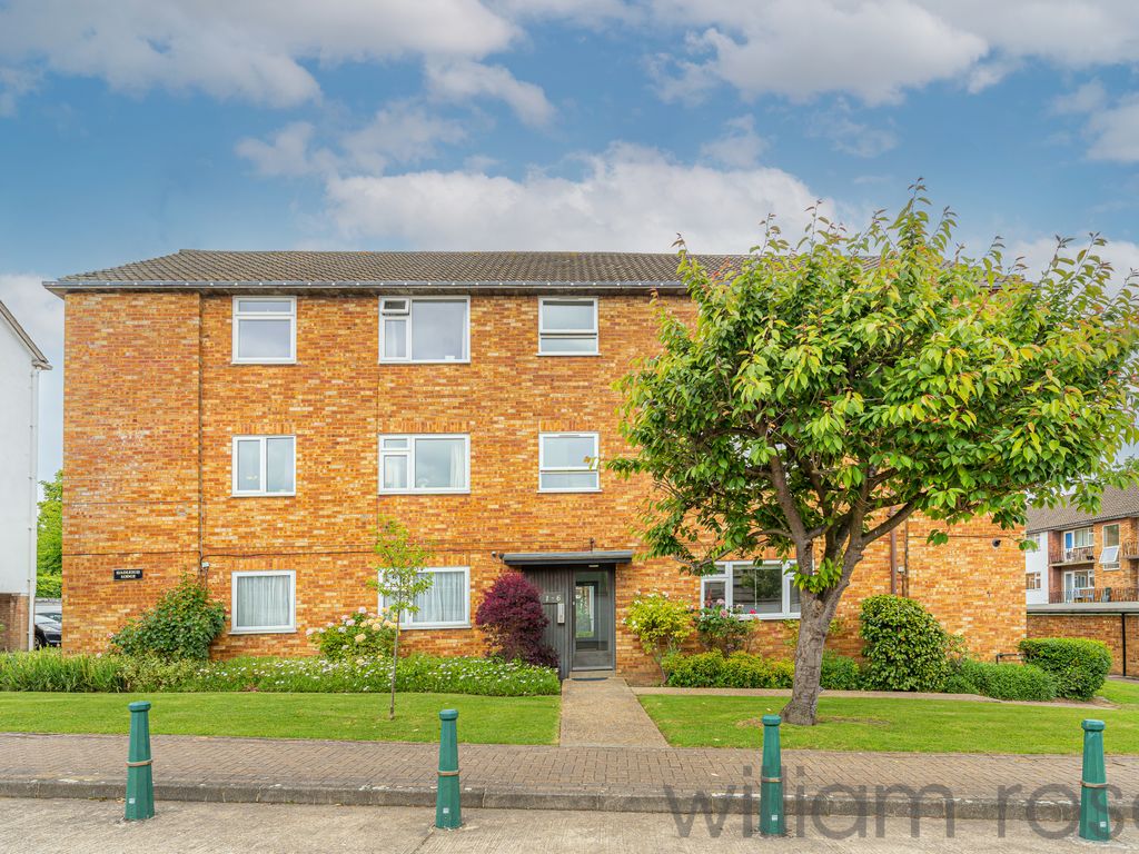 3 bed flat for sale in Snakes Lane, Woodford Green IG8 Zoopla