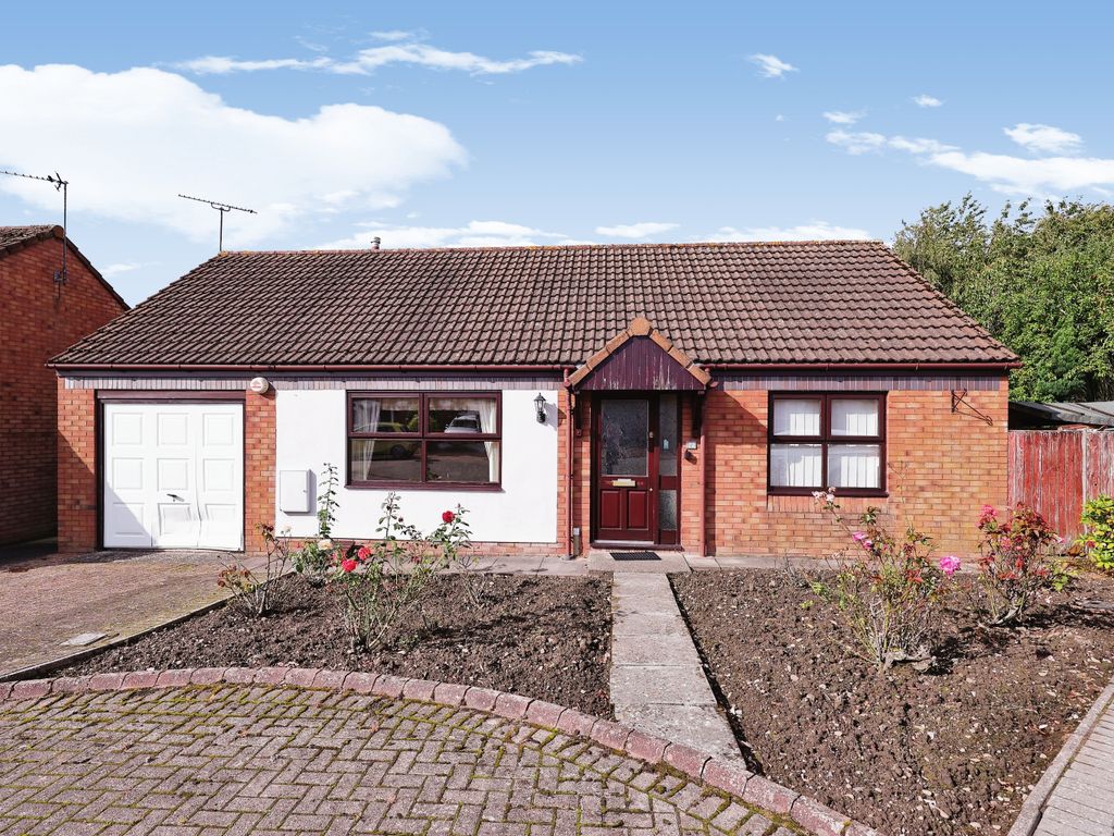 2 bed bungalow for sale in Coledale Meadows, Carlisle, Cumbria CA2, £