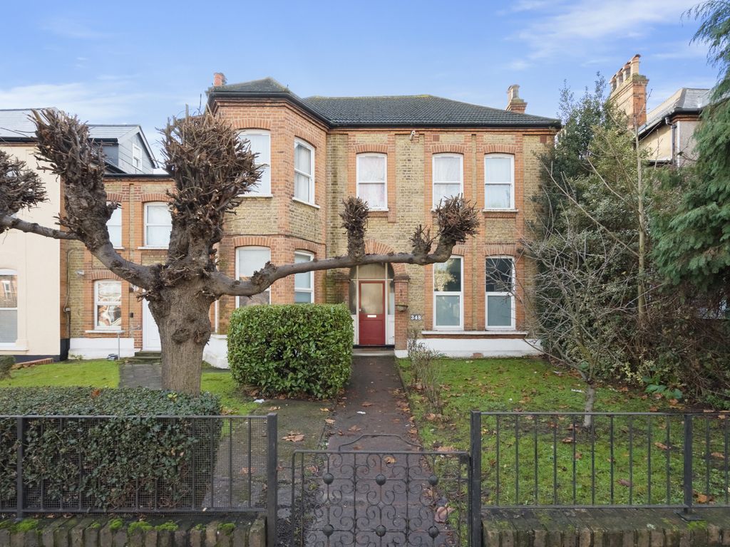 2 bed flat for sale in Brownhill Road, London SE6 Zoopla