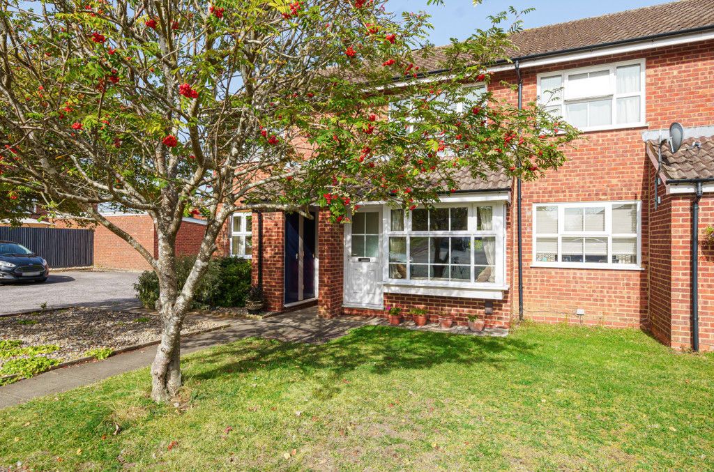 2 bed for sale in Dunbar Drive, Woodley, Reading RG5, £