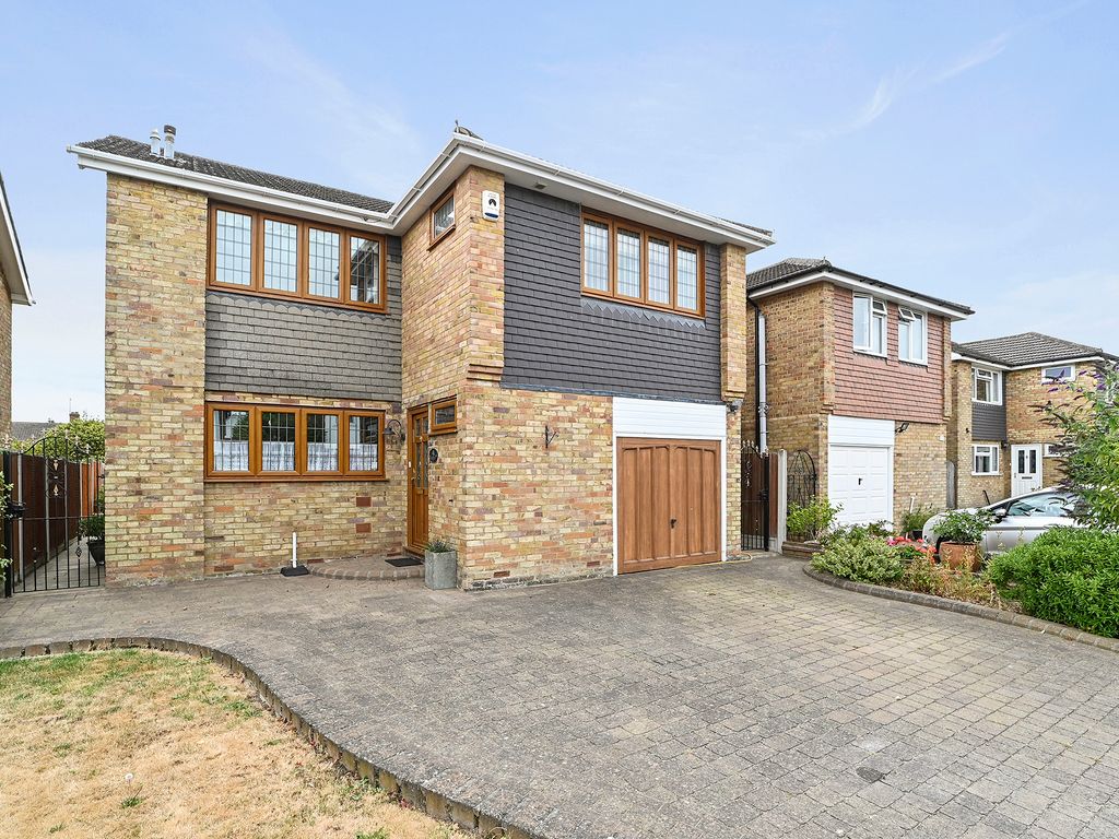 4 bed detached house for sale in Pine Drive, Ingatestone CM4 Zoopla