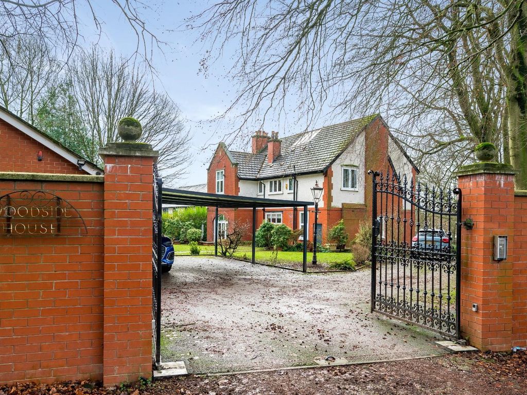 4 bed detached house for sale in Turton Road, Bromley Cross, Bolton BL7