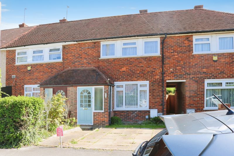 2 bed terraced house for sale in Trelawney Avenue, Langley, Slough SL3