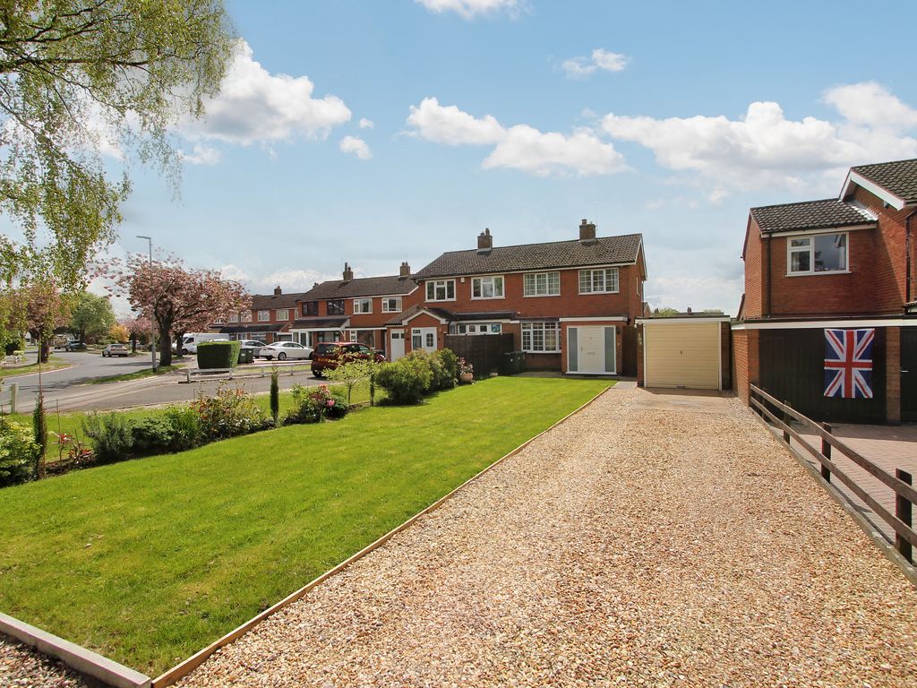 3 bed semidetached house for sale in Coombe Rise, Oadby, Leicester LE2