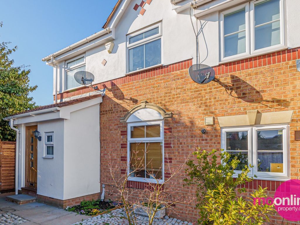 3 bed property for sale in Fakenham Close, Mill Hill, London NW7 Zoopla