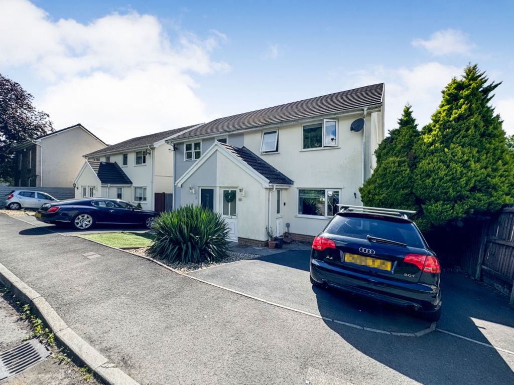 3 bed semidetached house for sale in Goppa Road, Pontarddulais