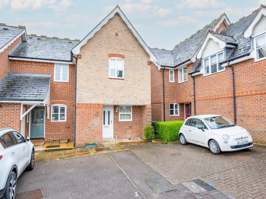 2 bed terraced house for sale in Vallance Place, Harpenden