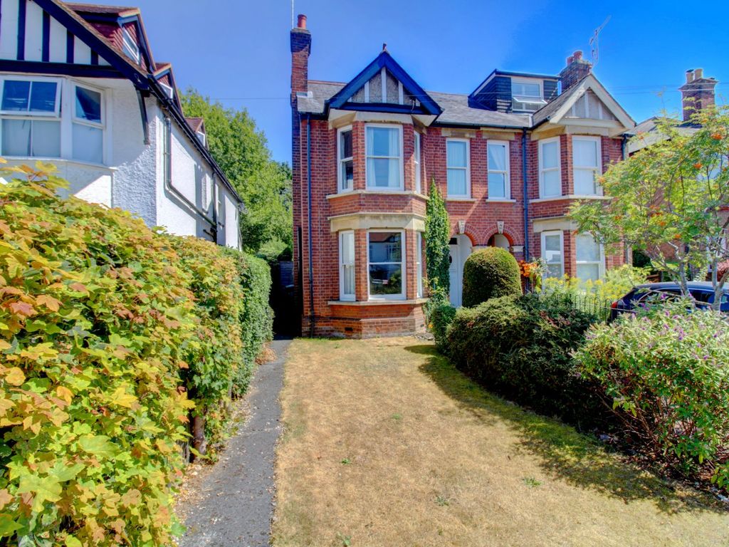 3 bed semidetached house for sale in Hughenden Road, High