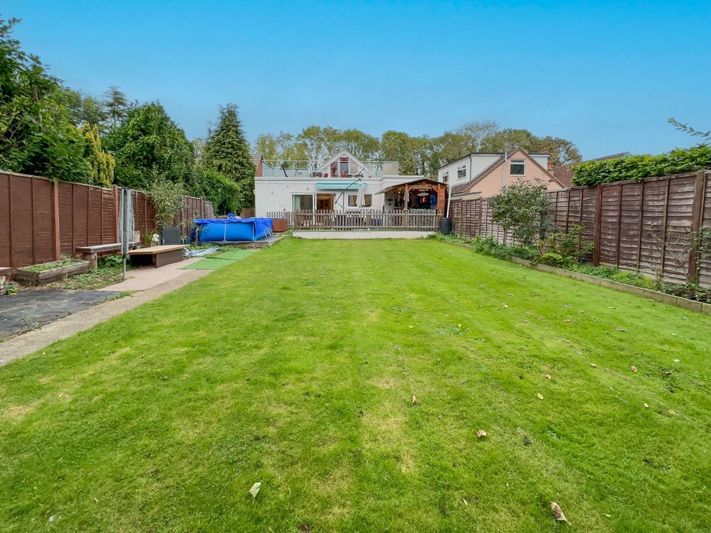 5 bed detached house for sale in Staines Road, Wraysbury, Staines TW19