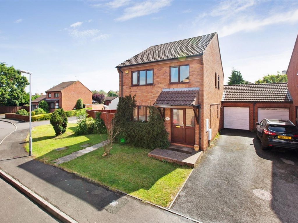 4 bed semidetached house to rent in Badgers Close, Hull, Taunton, Somerset TA1, £1,500