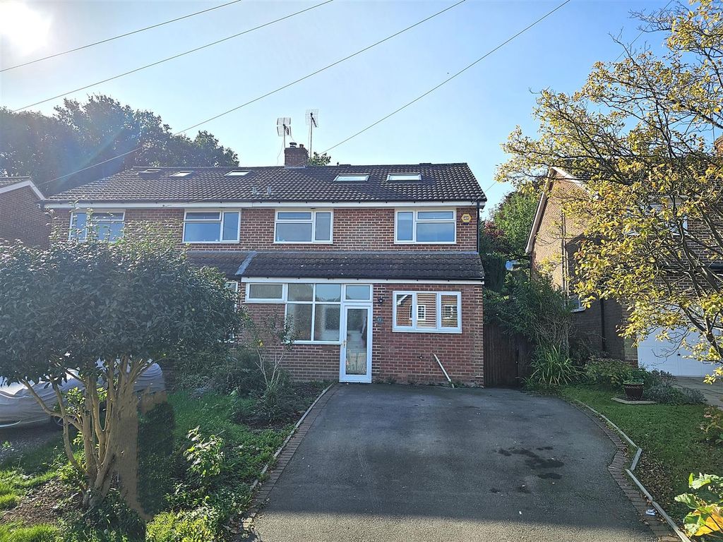 3 bed semidetached house for sale in Beacon Bottom, Park Gate