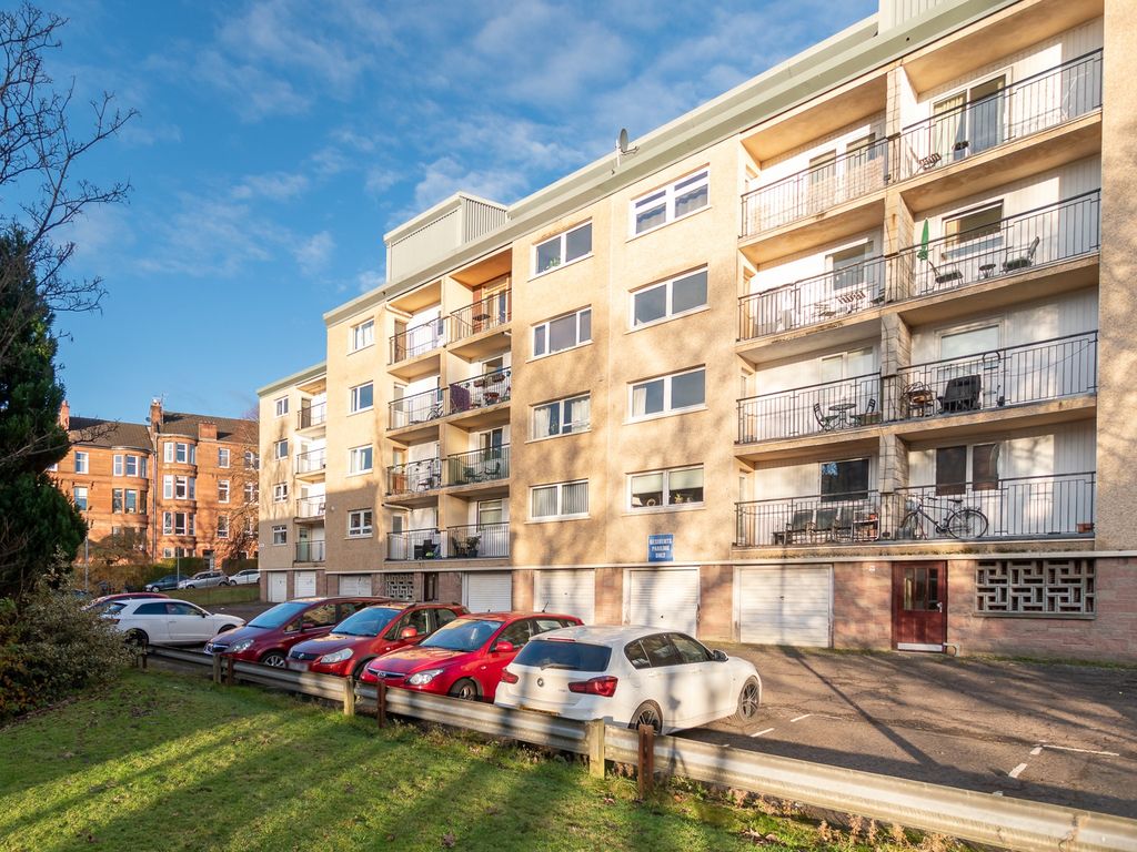 2 bed flat to rent in Oban Court, North Kelvinside, Glasgow G20, £995