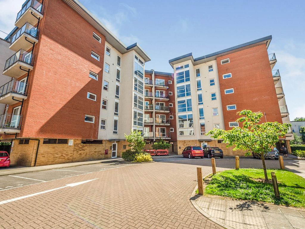 2 bed flat for sale in Clarkson Court, Hatfield AL10 Zoopla