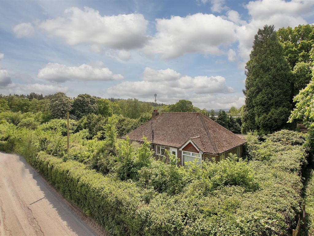3 bed detached bungalow for sale in Pootings Road, Crockham Hill