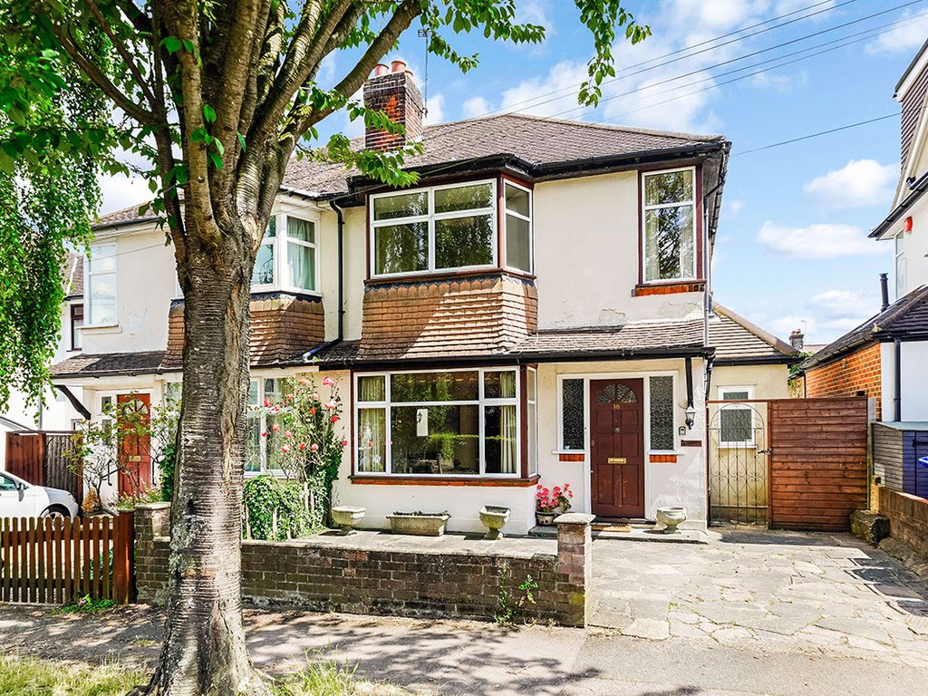 3 bed semidetached house for sale in Regent Road, Epping CM16, £